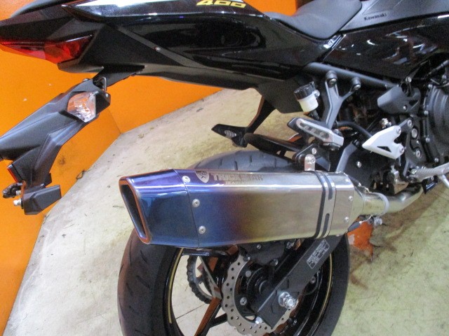 これは大きい！トリックスターマフラー装着済み！定価９３５００円もする高価なスポーツマフラーですよ！